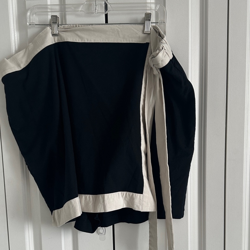 Ava & Viv Black and Cream Women's Shorts
